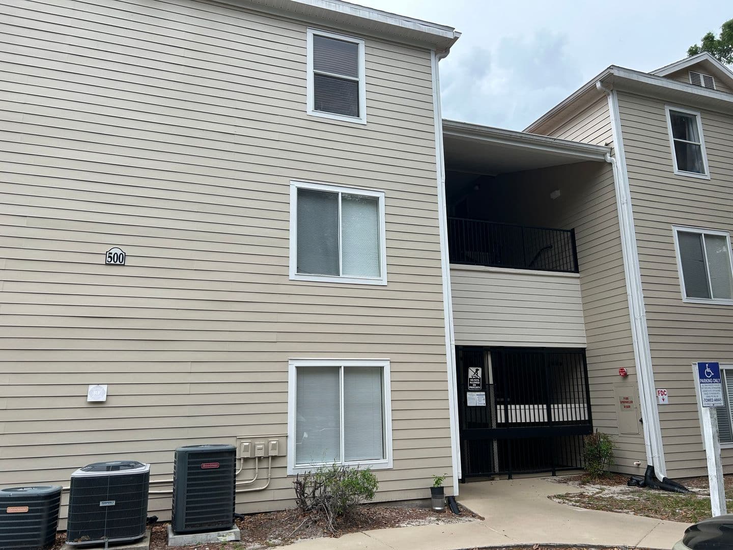 Gainesville House: 3800 SW 20th Ave. #501
