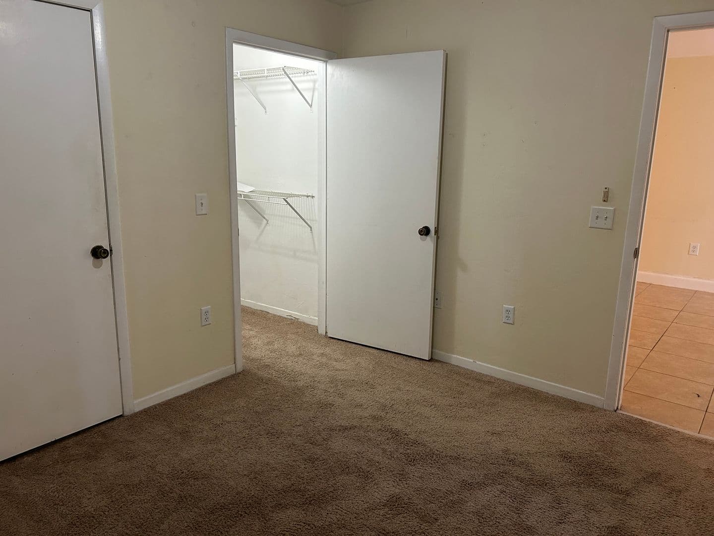 Gainesville House: 3800 SW 20th Ave. #501