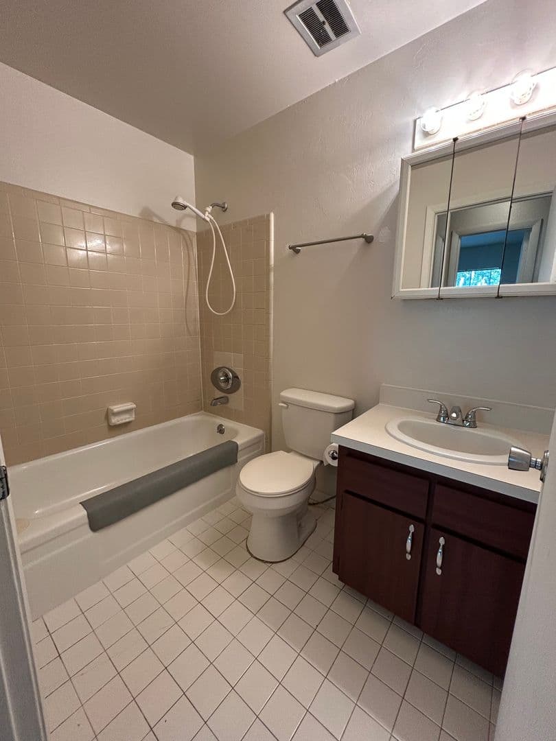Gainesville House: 4601 NW 29th Terrace