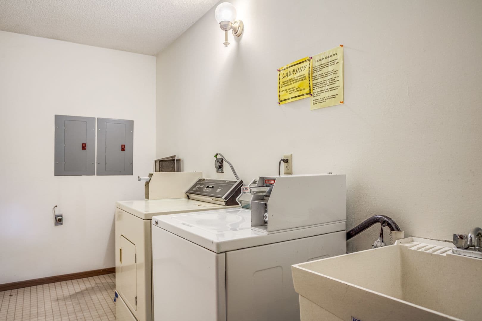 Minneapolis Apartment: 721 10th Ave SE