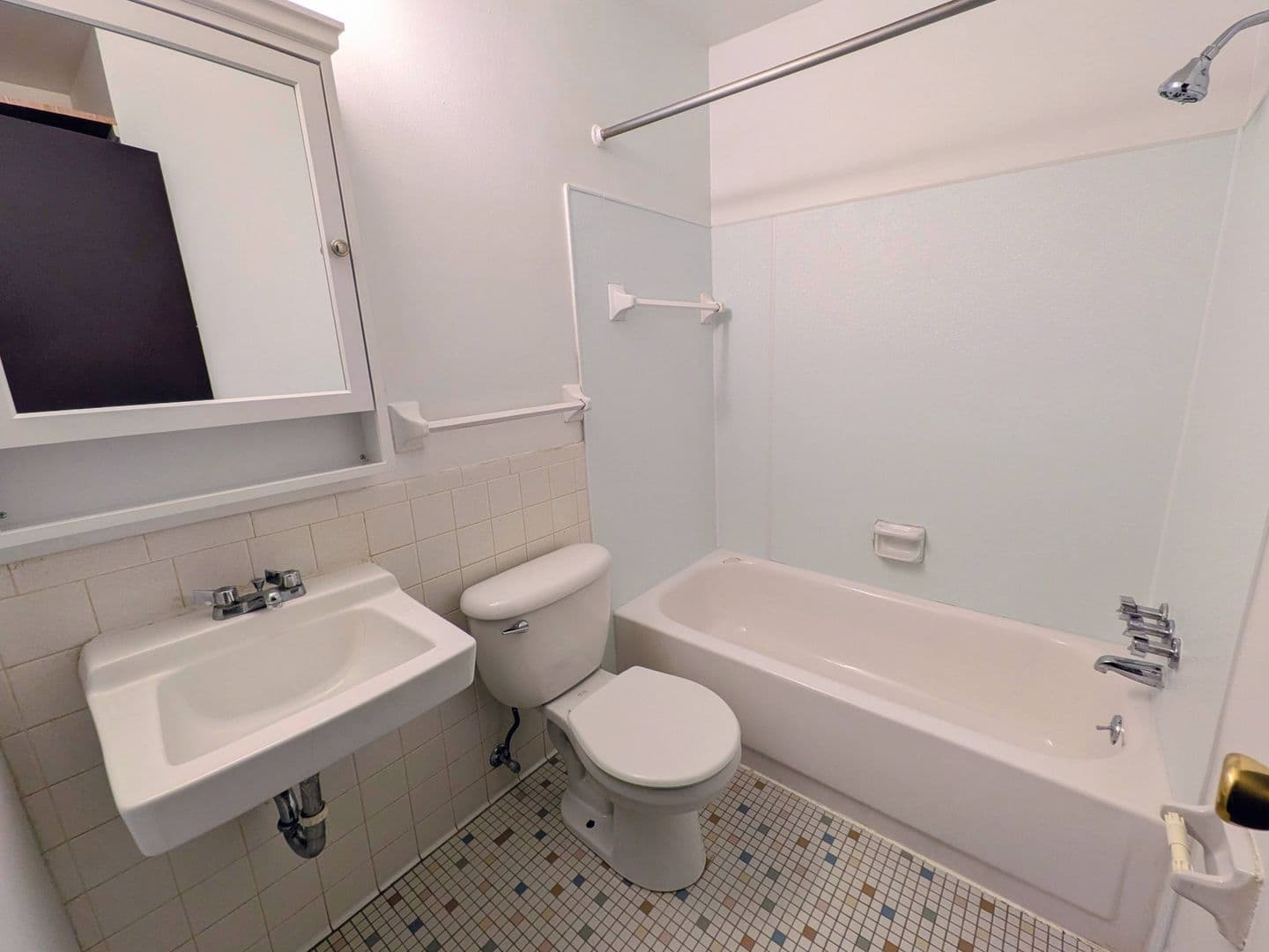 Minneapolis Apartment: 615 Ontario Street SE