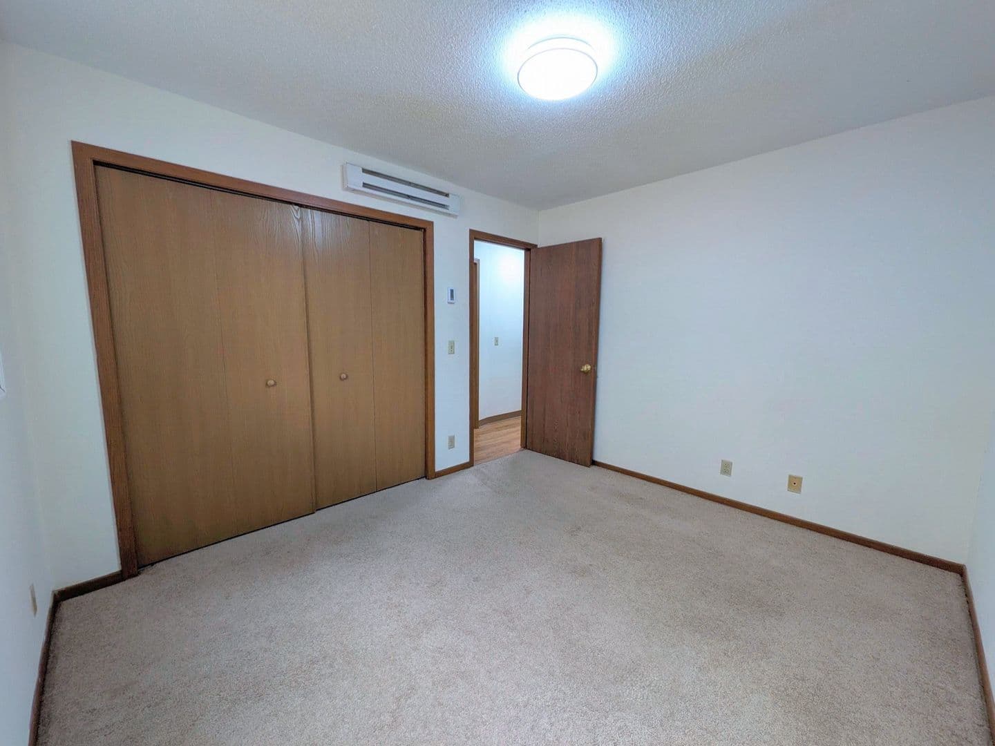 Minneapolis Apartment: 721 10th Ave SE
