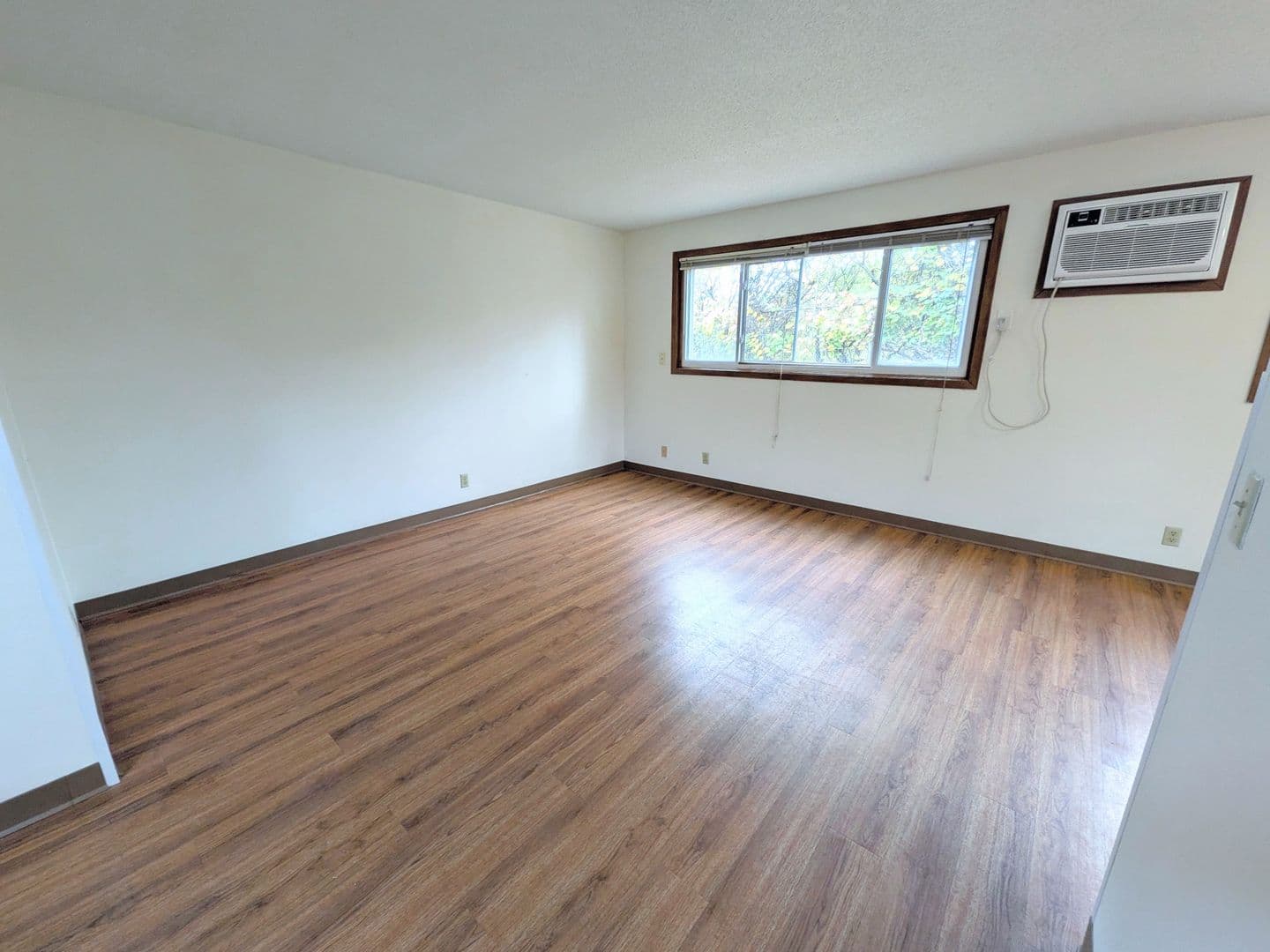 Minneapolis Apartment: 721 10th Ave SE