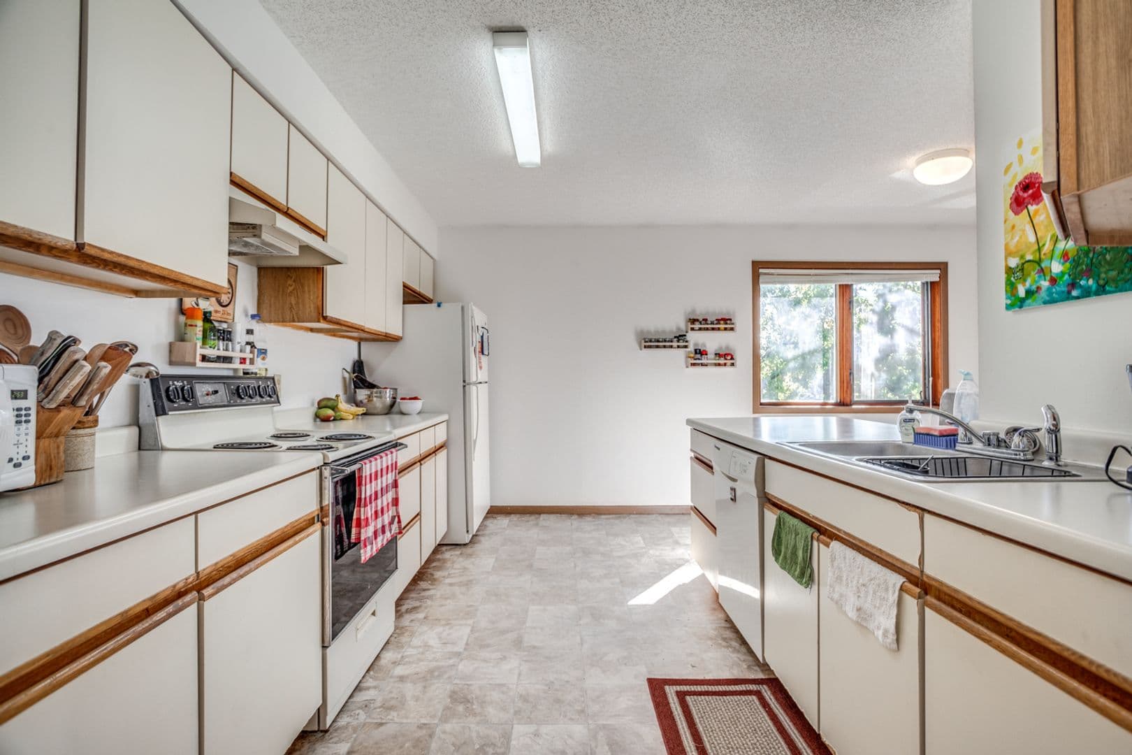 Minneapolis Apartment: 648 Ontario Street SE