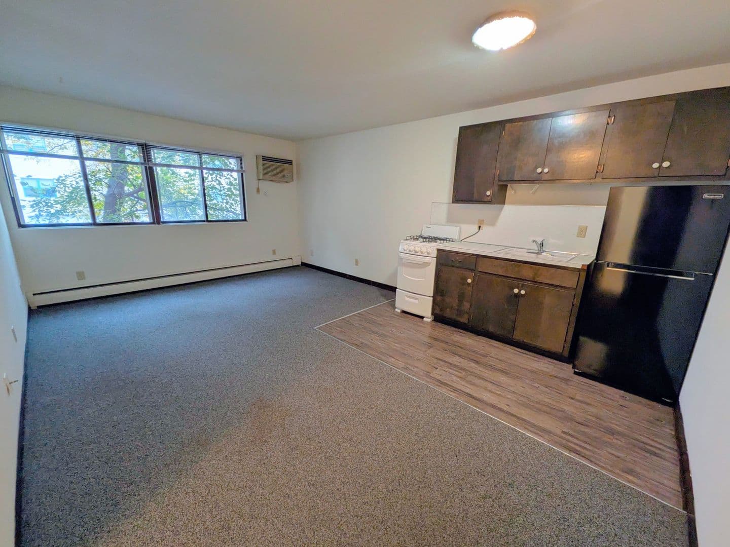 Minneapolis Apartment: 615 Ontario Street SE