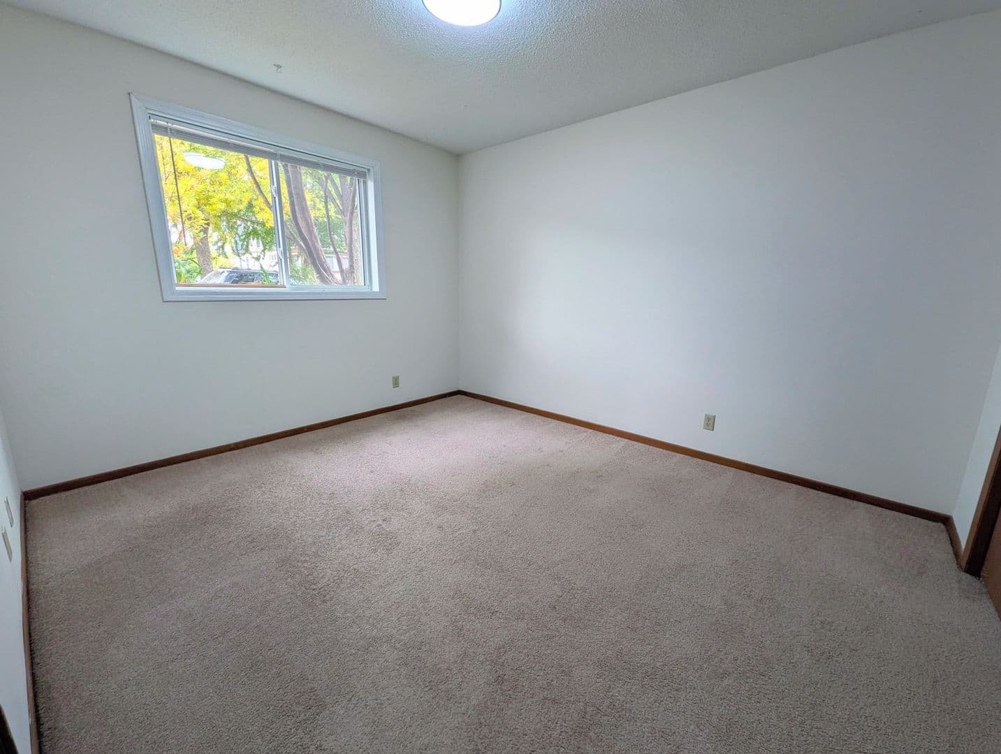 Minneapolis Apartment: 721 10th Ave SE