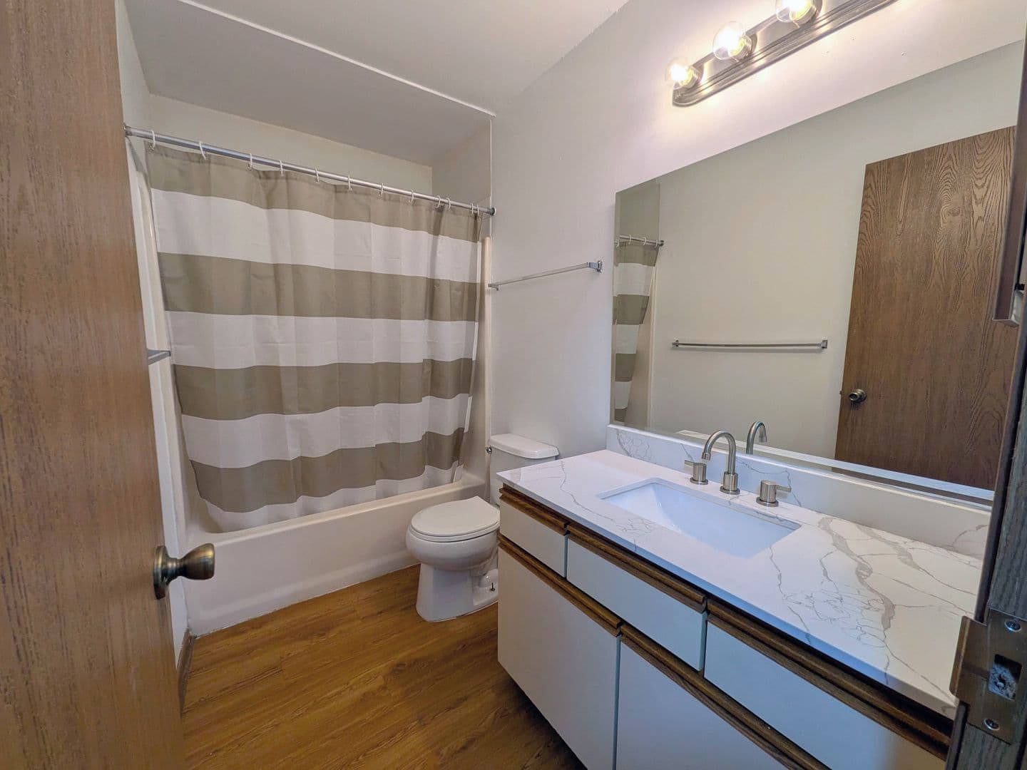 Minneapolis Apartment: 721 10th Ave SE