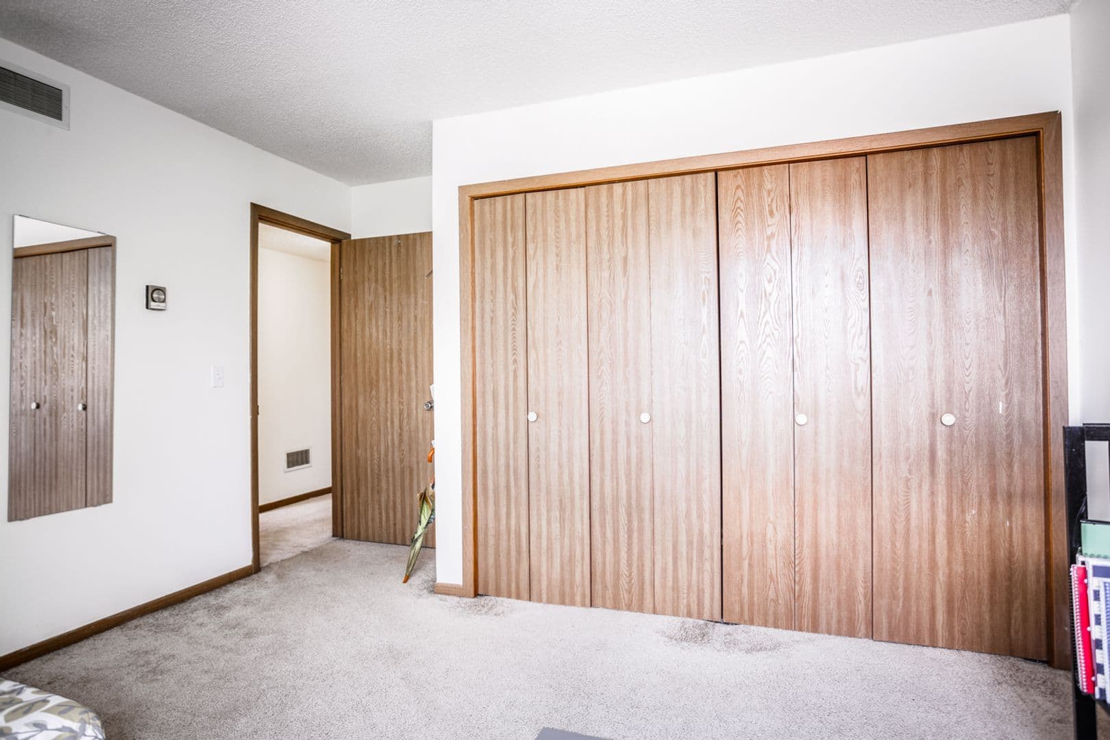 Minneapolis Apartment: 648 Ontario Street SE