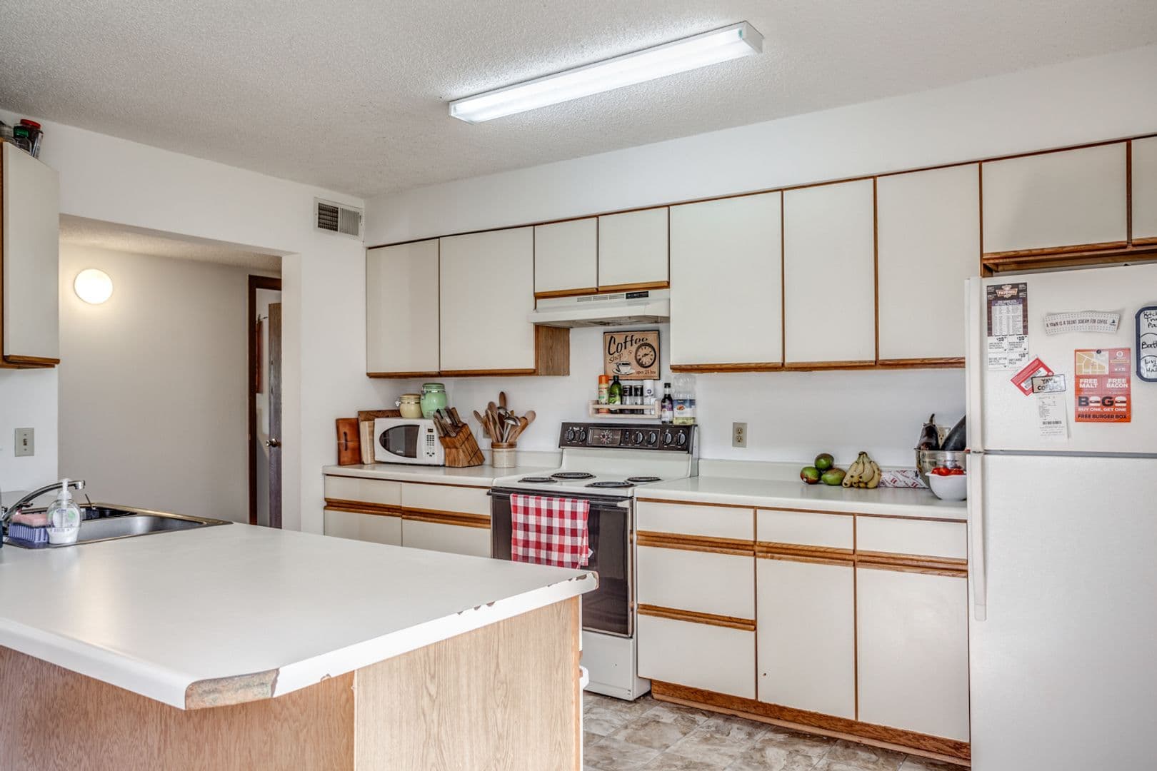 Minneapolis Apartment: 646-650 Ontario Street SE