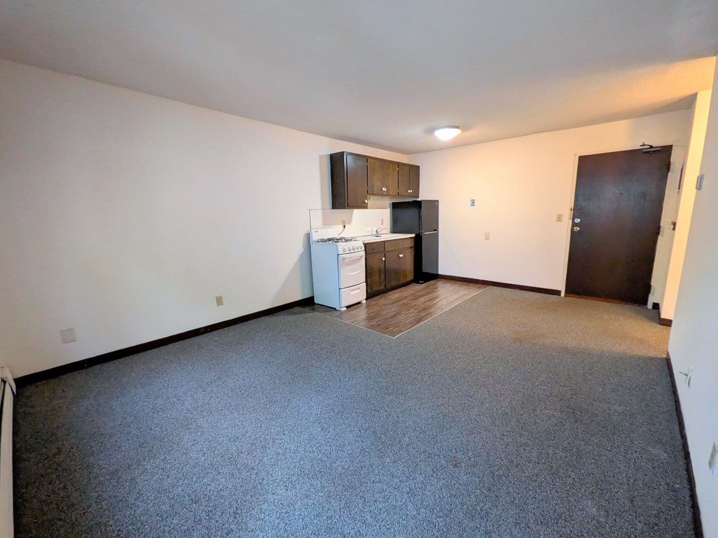 Minneapolis Apartment: 615 Ontario Street SE