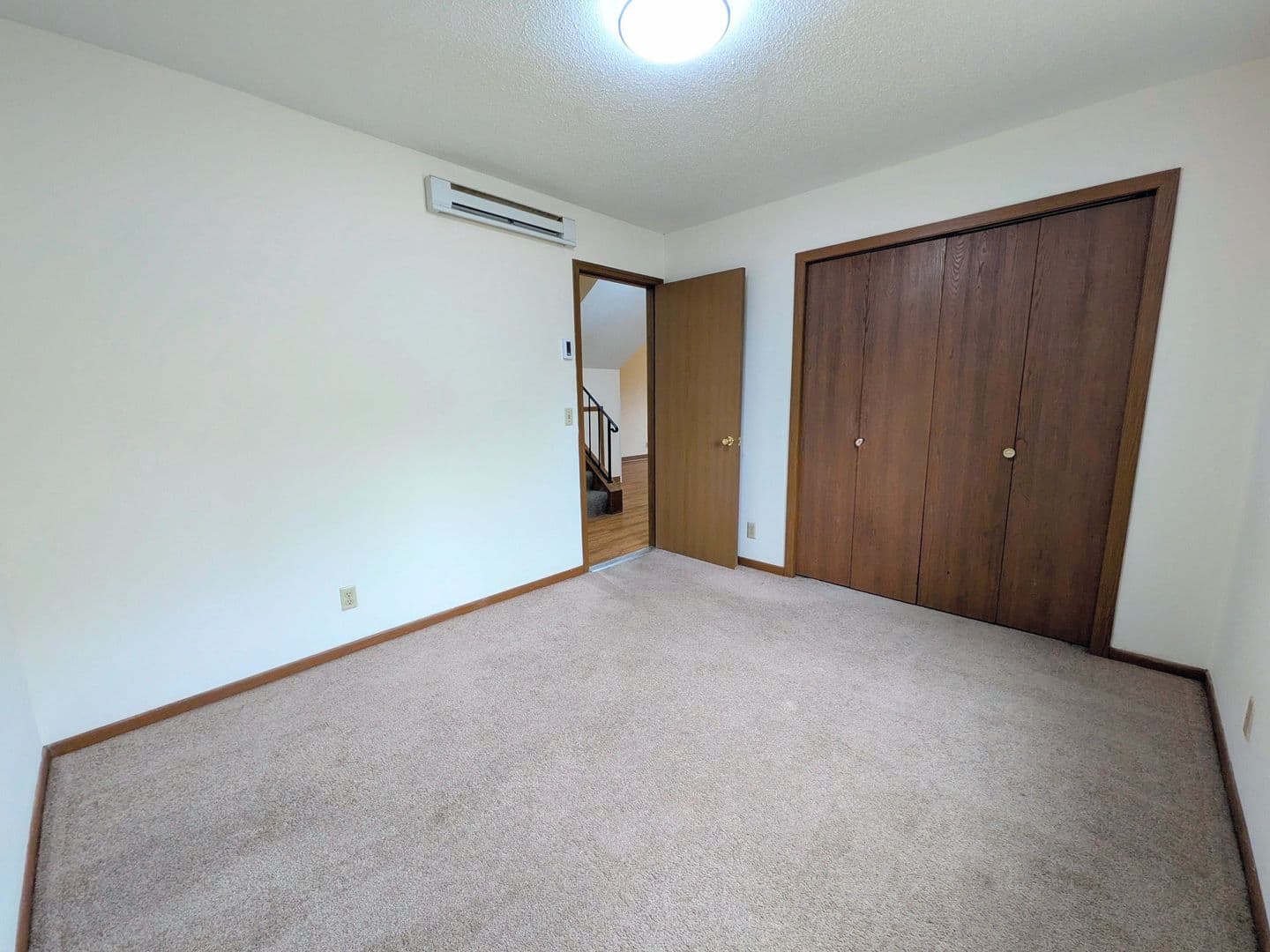 Minneapolis Apartment: 721 10th Ave SE