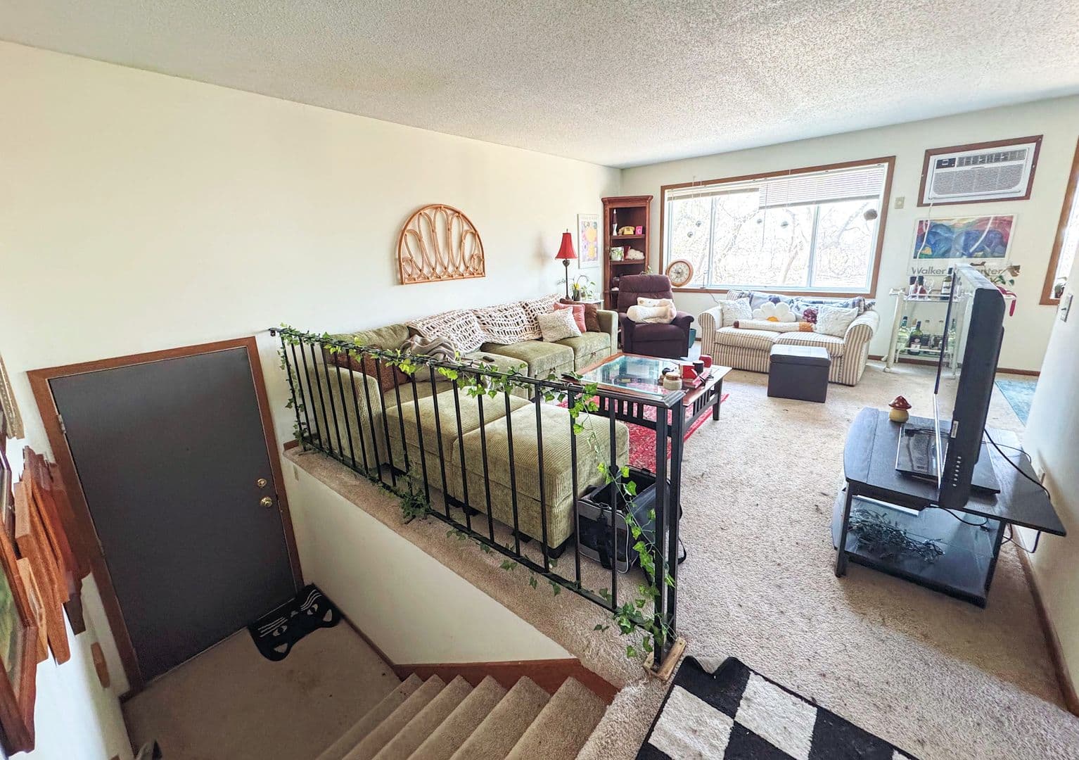 Minneapolis Apartment: 799 Weeks Avenue SE