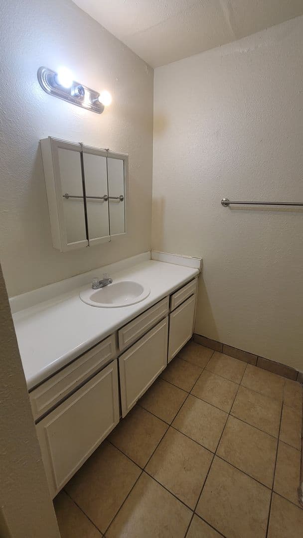Stockton Apartment: 8037 N. El Dorado Street