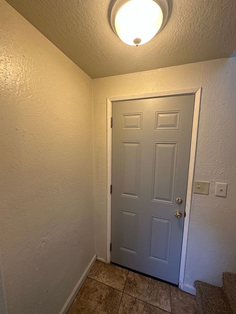MODESTO House: 303 SPENCER AVE