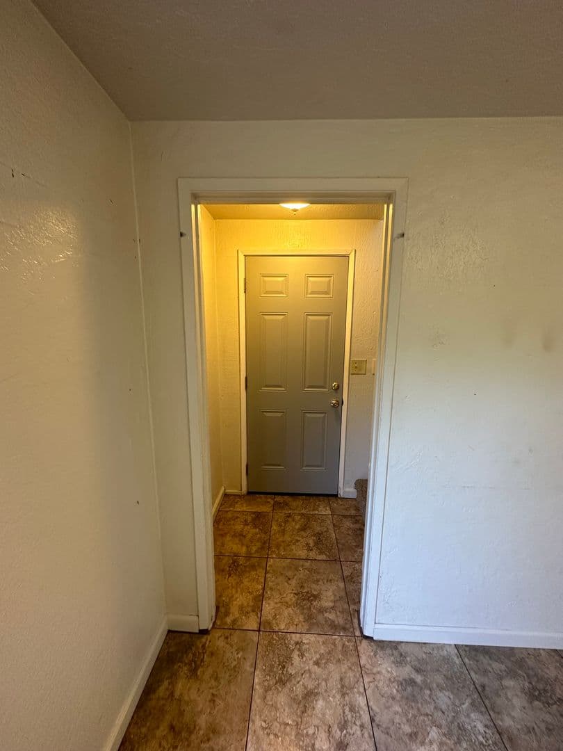 MODESTO House: 303 SPENCER AVE