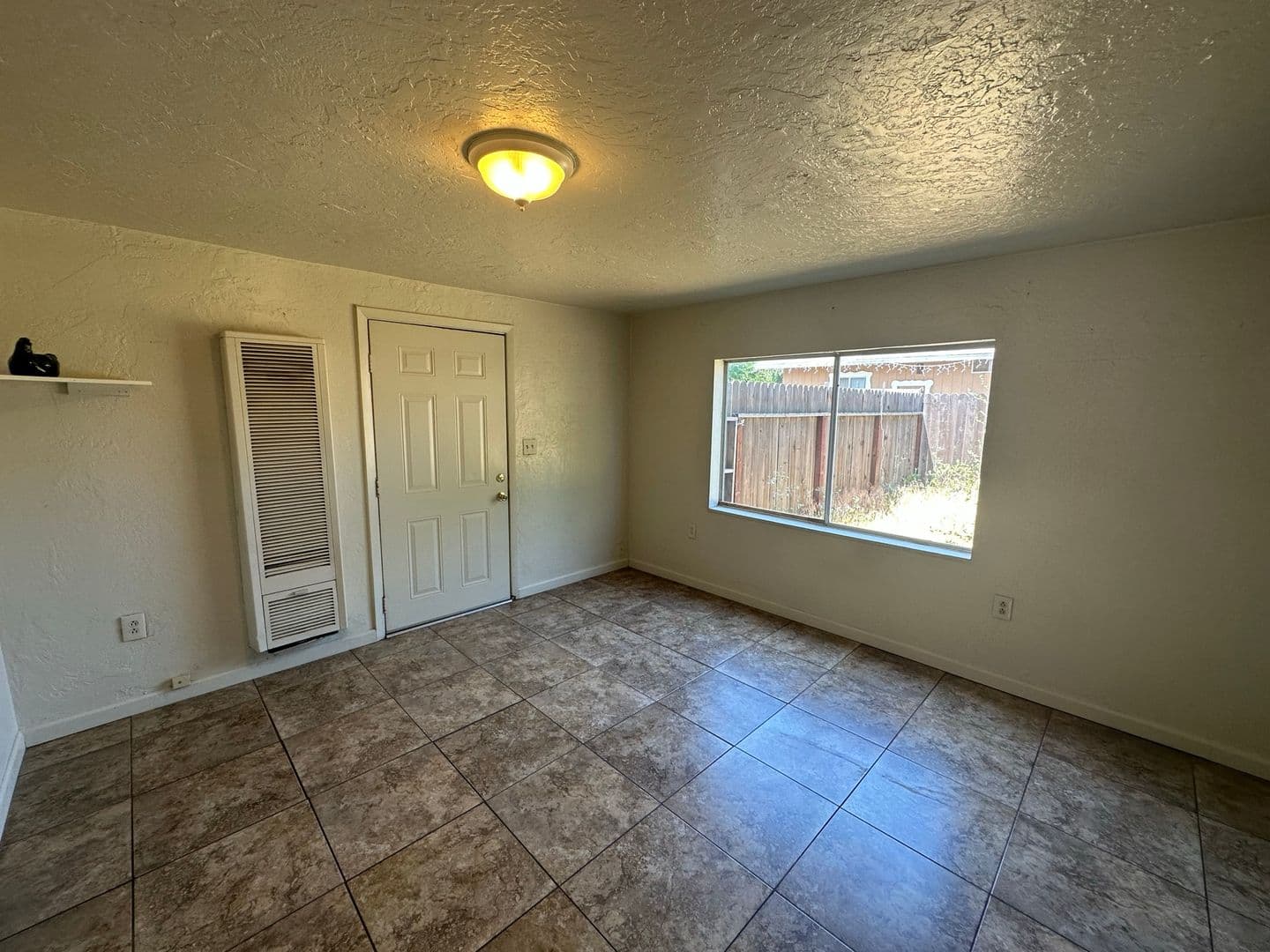 MODESTO House: 303 SPENCER AVE