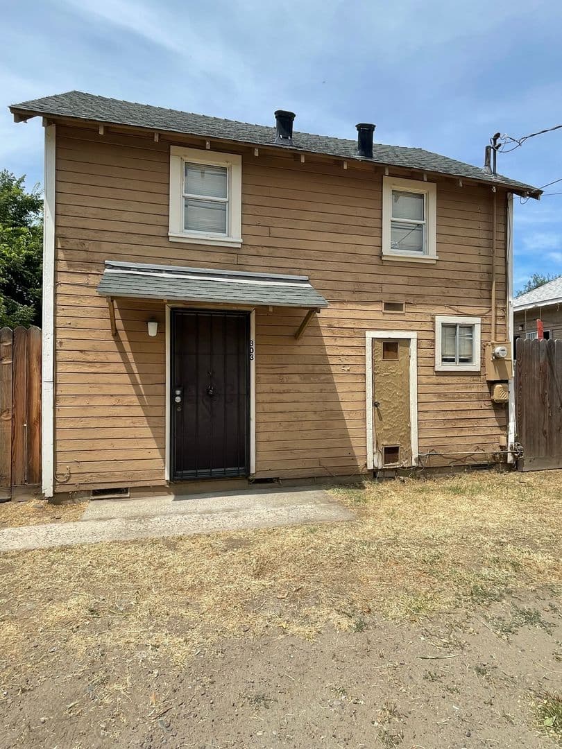 MODESTO House: 303 SPENCER AVE