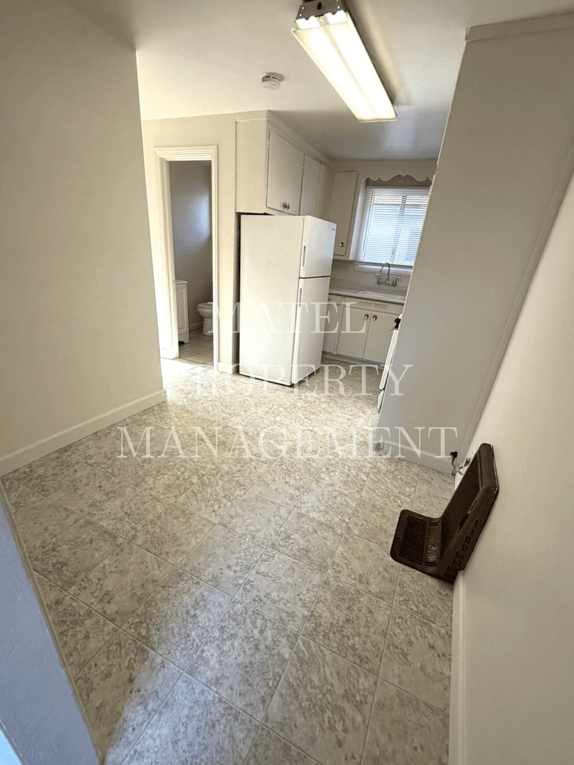 TURLOCK Apartment: 101,103,105,107,109,111 E. CANAL DR