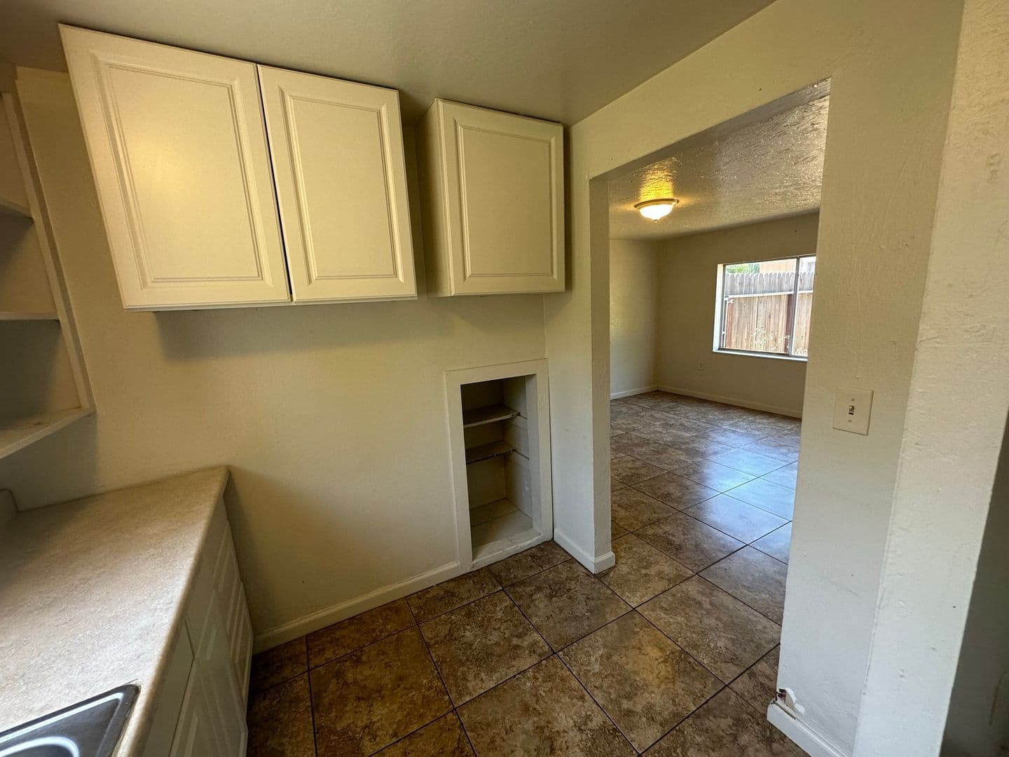 MODESTO House: 303 SPENCER AVE