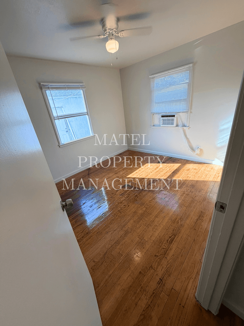 MODESTO Apartment: 925 - 927 EL TERINO AVE