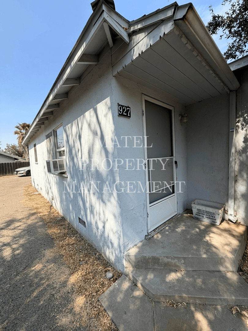 MODESTO Apartment: 925 - 927 EL TERINO AVE