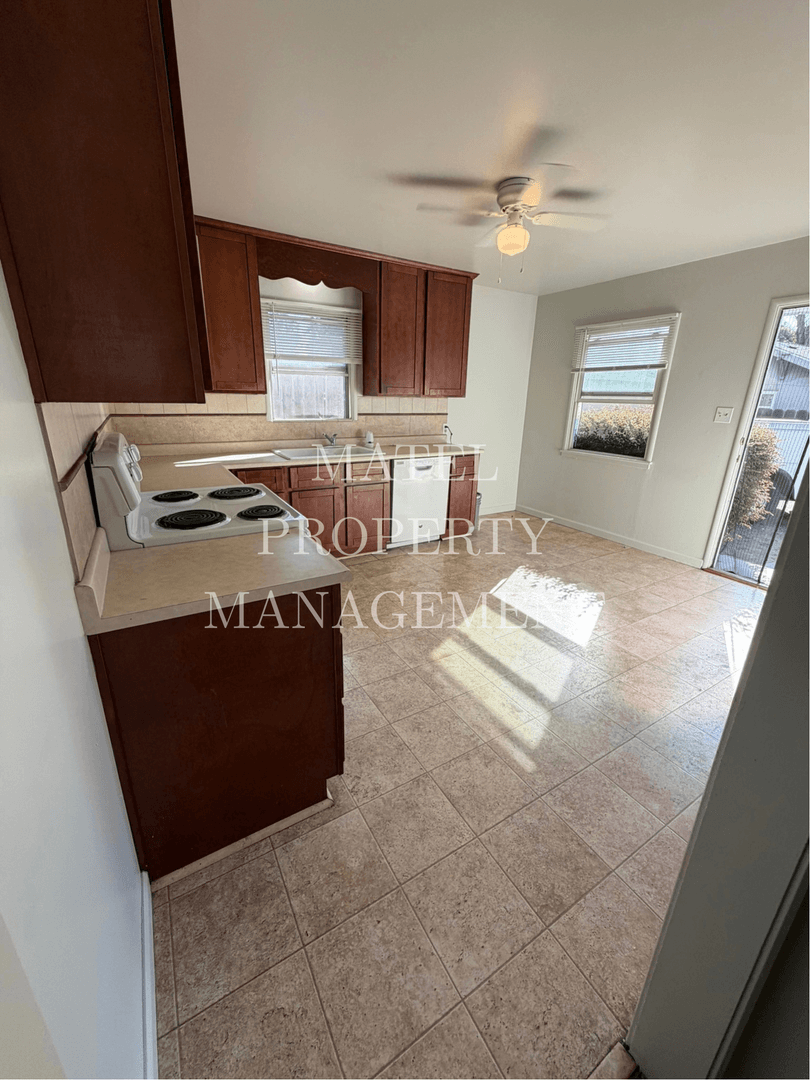 MODESTO Apartment: 925 - 927 EL TERINO AVE
