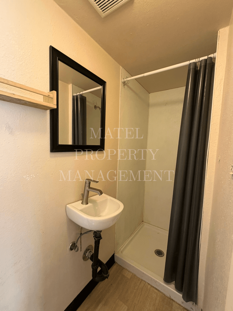 MODESTO House: 2113 ILLINOIS AVE