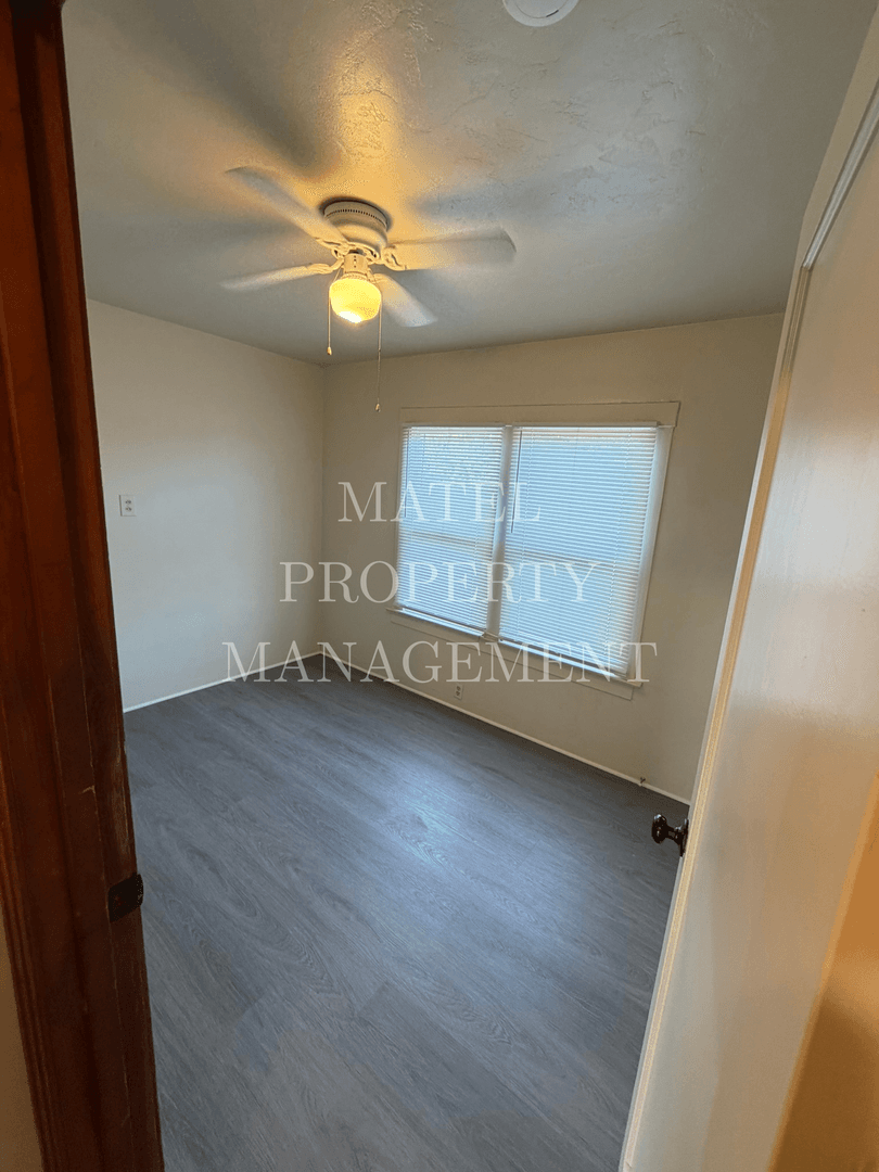 MODESTO House: 2113 ILLINOIS AVE