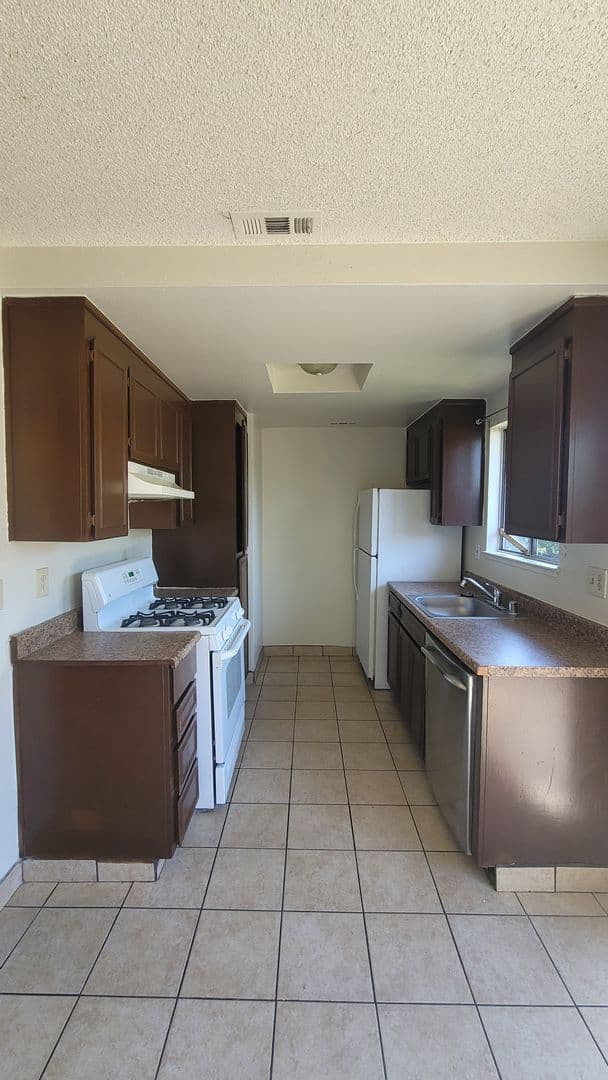 Stockton Apartment: 8037 N. El Dorado Street