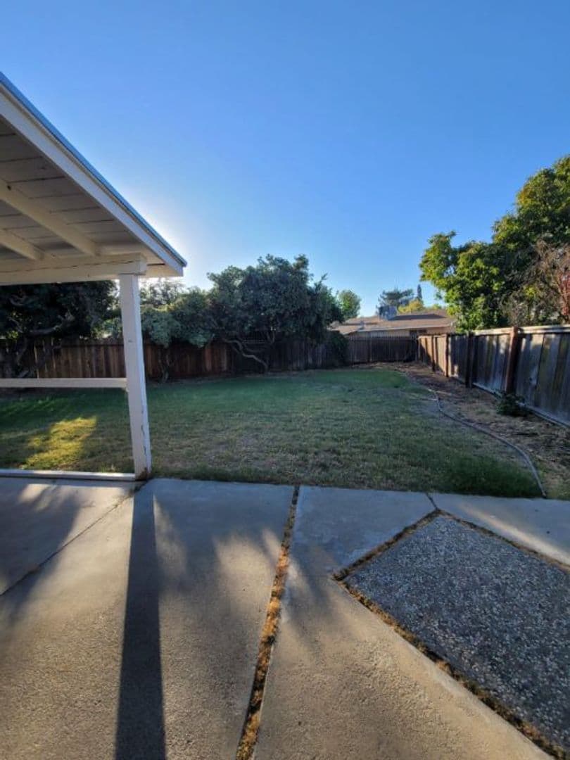 Modesto House: 1424 Kent Way