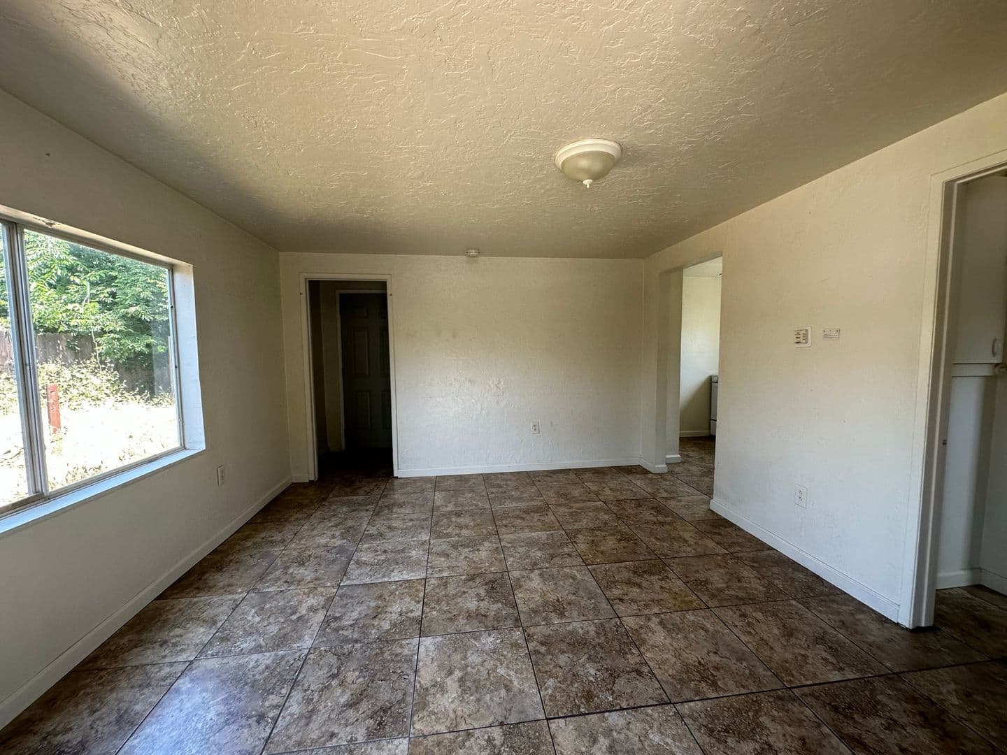 MODESTO House: 303 SPENCER AVE