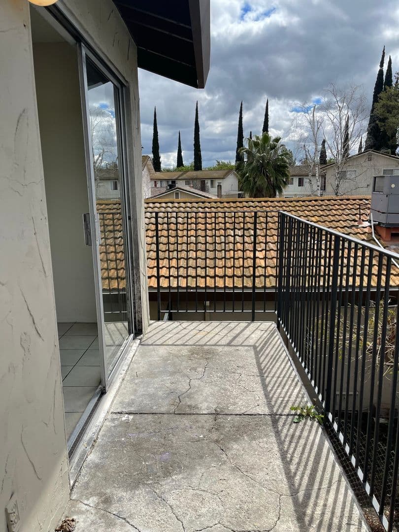 Stockton Apartment: 8037 N. El Dorado Street