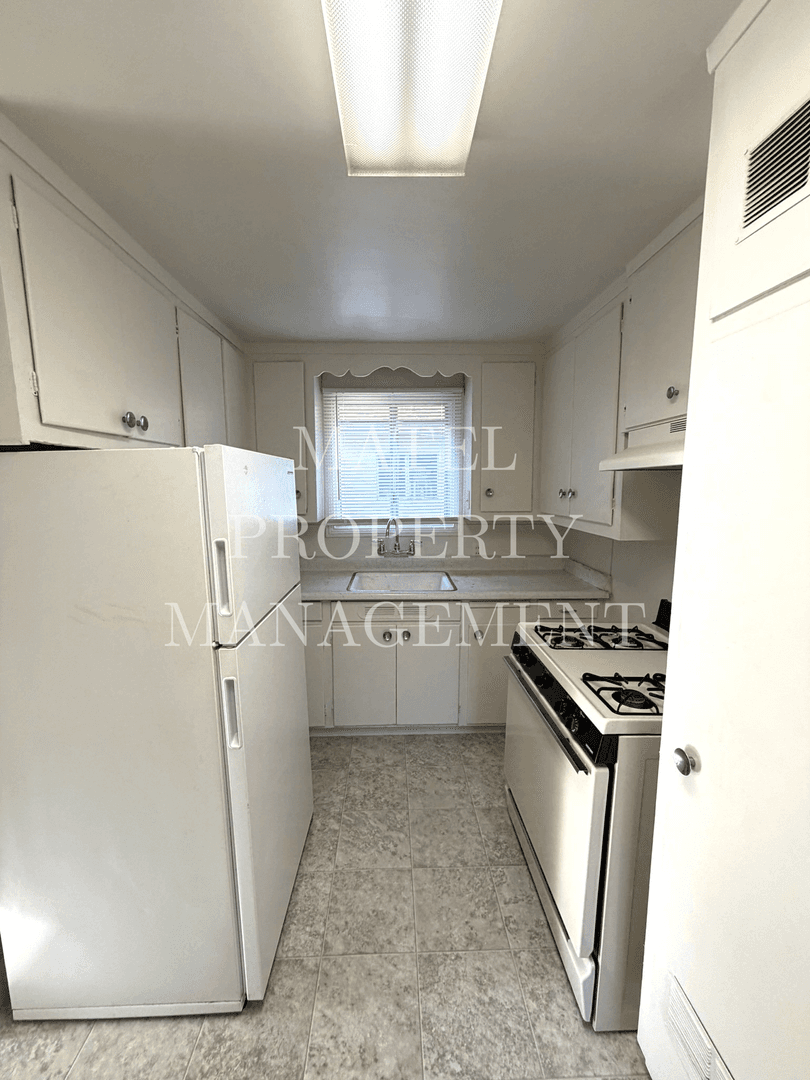 TURLOCK Apartment: 101,103,105,107,109,111 E. CANAL DR