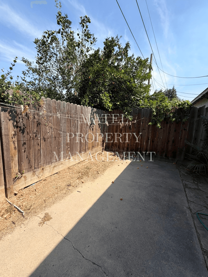 MODESTO Apartment: 925 - 927 EL TERINO AVE