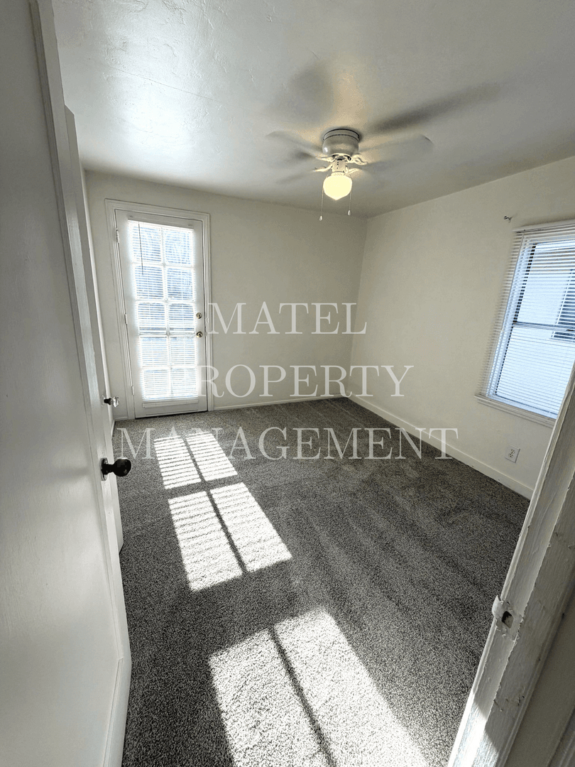 TURLOCK Apartment: 101,103,105,107,109,111 E. CANAL DR