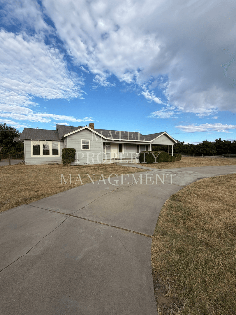 MODESTO House: 2113 ILLINOIS AVE