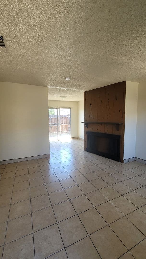 Stockton Apartment: 8037 N. El Dorado Street