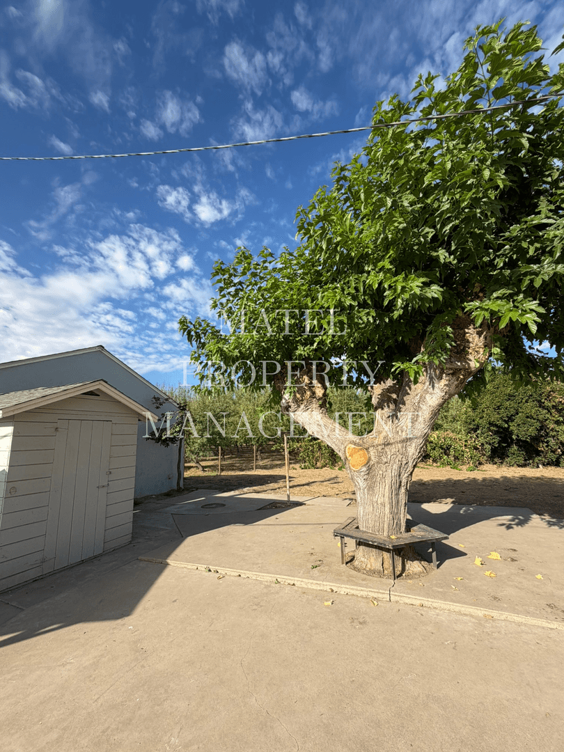 MODESTO House: 2113 ILLINOIS AVE