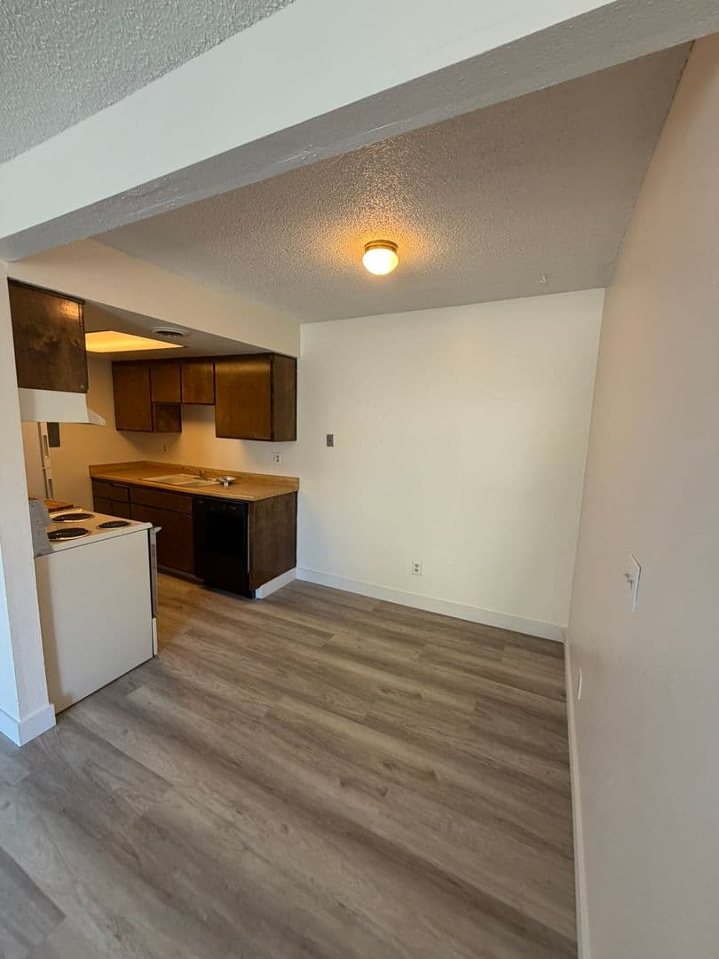 MODESTO Apartment: 325 STANDIFORD  #67