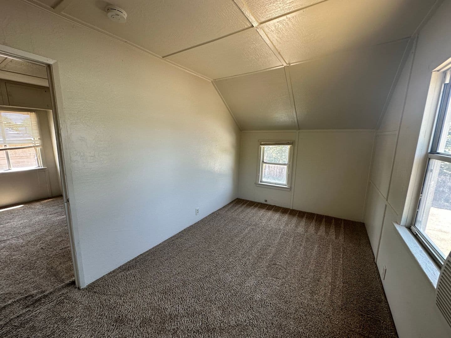 MODESTO House: 303 SPENCER AVE