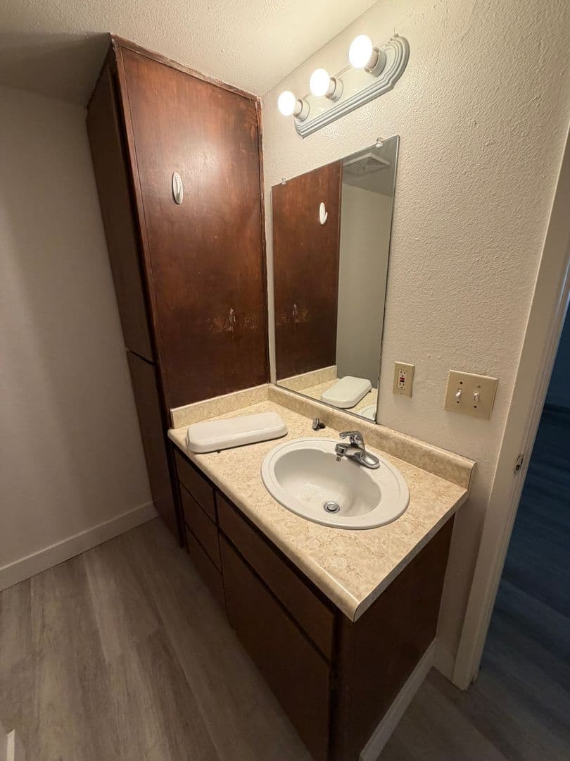 MODESTO Apartment: 325 STANDIFORD  #67