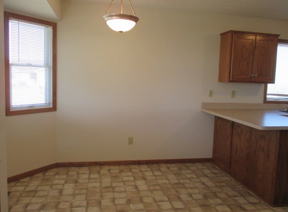 Junction City House: 626 Tallgrass Dr