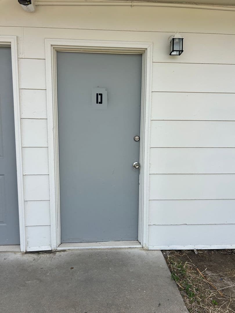Junction City House: 708 W 10th APT D