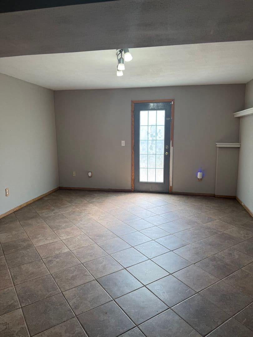 Junction City House: 2001 Quail Rn