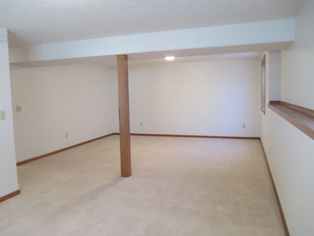 Junction City House: 626 Tallgrass Dr