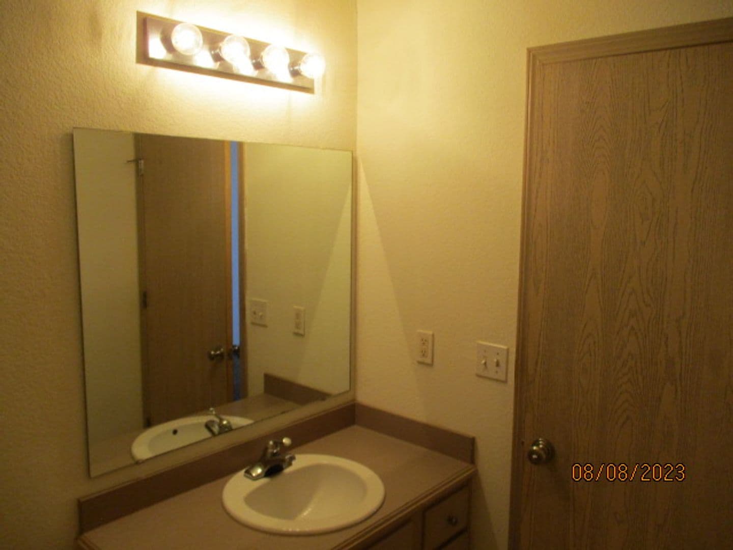 Junction City House: 913 Westridge Dr #11