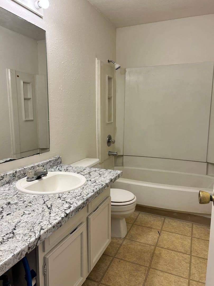 Junction City House: 708 W 10th APT D