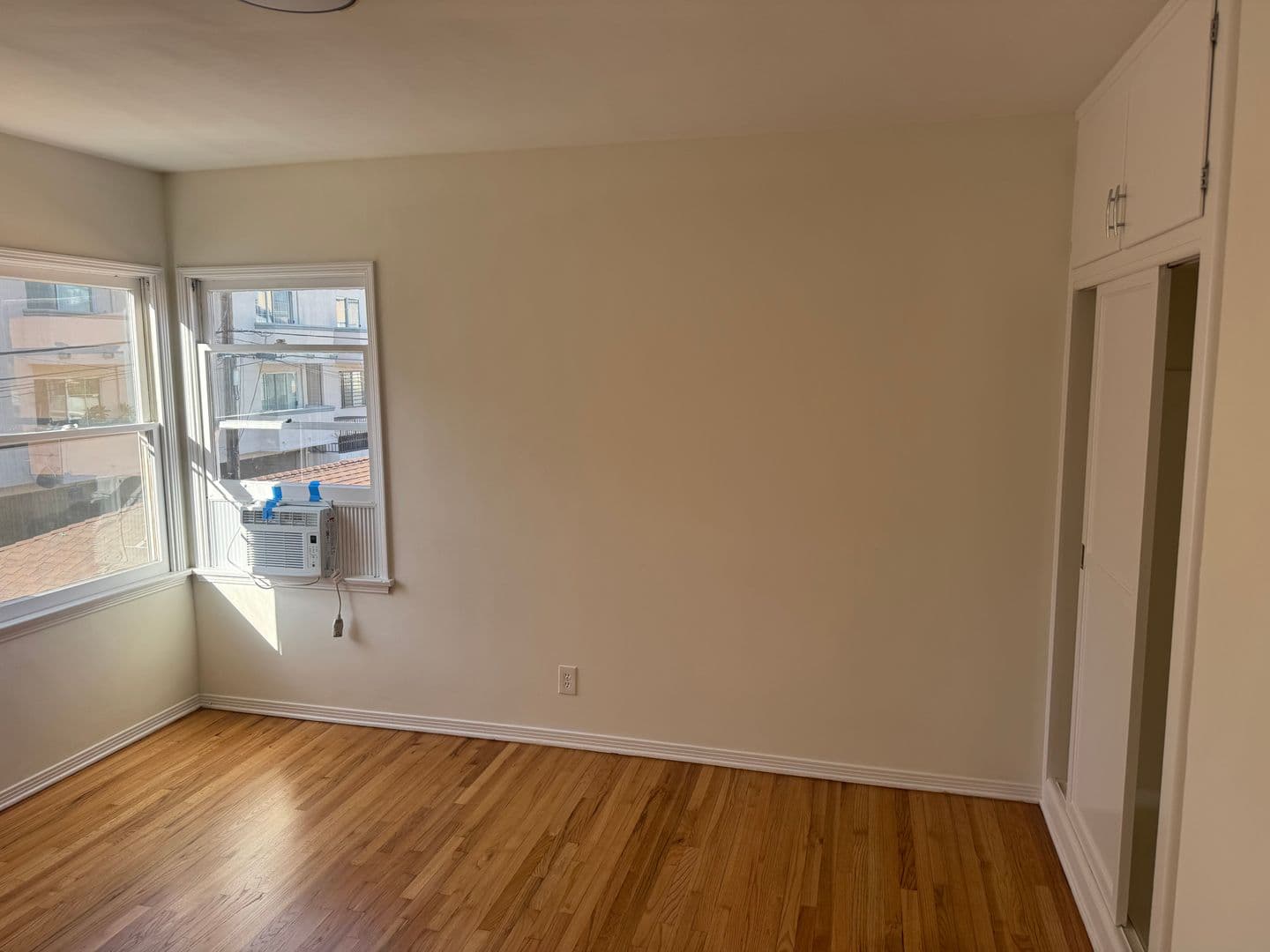 Los Angeles Apartment: 7113-7117 1/2 Kittyhawk Ave