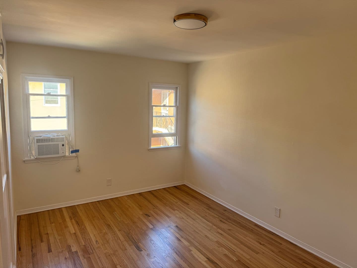 Los Angeles Apartment: 7113-7117 1/2 Kittyhawk Ave
