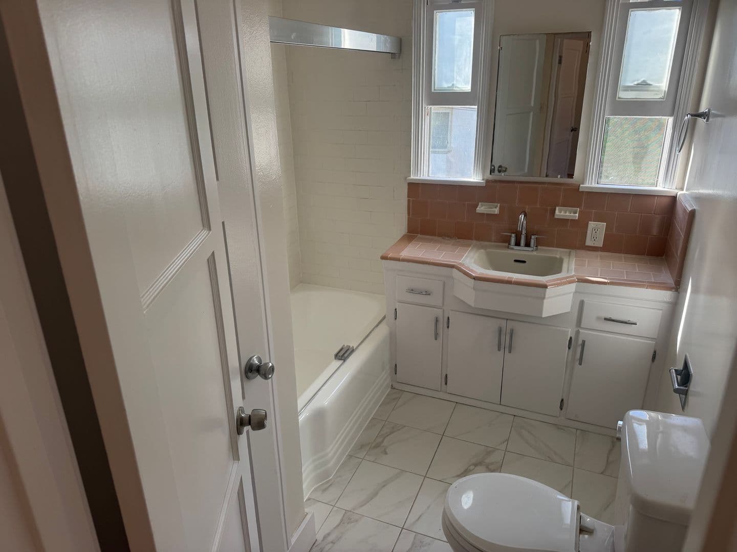 Los Angeles Apartment: 7113-7117 1/2 Kittyhawk Ave